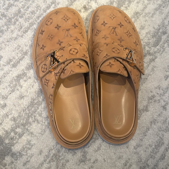 Men Louis Vuitton slippers - Picture 1 of 6